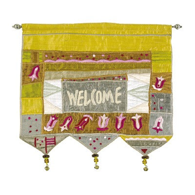 Wall Hanging - Welcome In English & Flowers - Gold